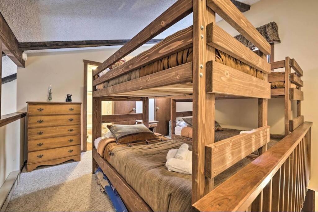 Ian's Camelback House * Tannersville